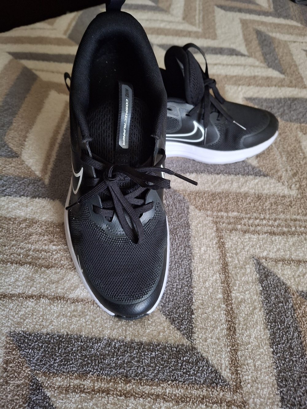 Nike Men’s Black and White Athletic Sneakers